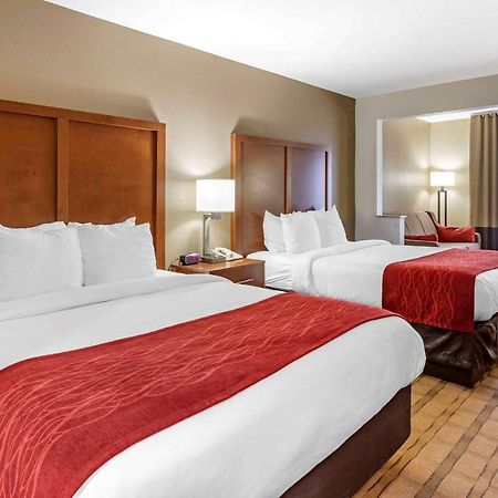 Comfort Inn & Suites Cedar Rapids North - Collins Road Dış mekan fotoğraf