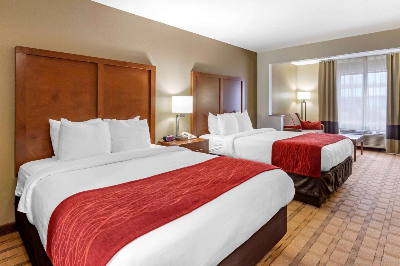 Comfort Inn & Suites Cedar Rapids North - Collins Road Dış mekan fotoğraf