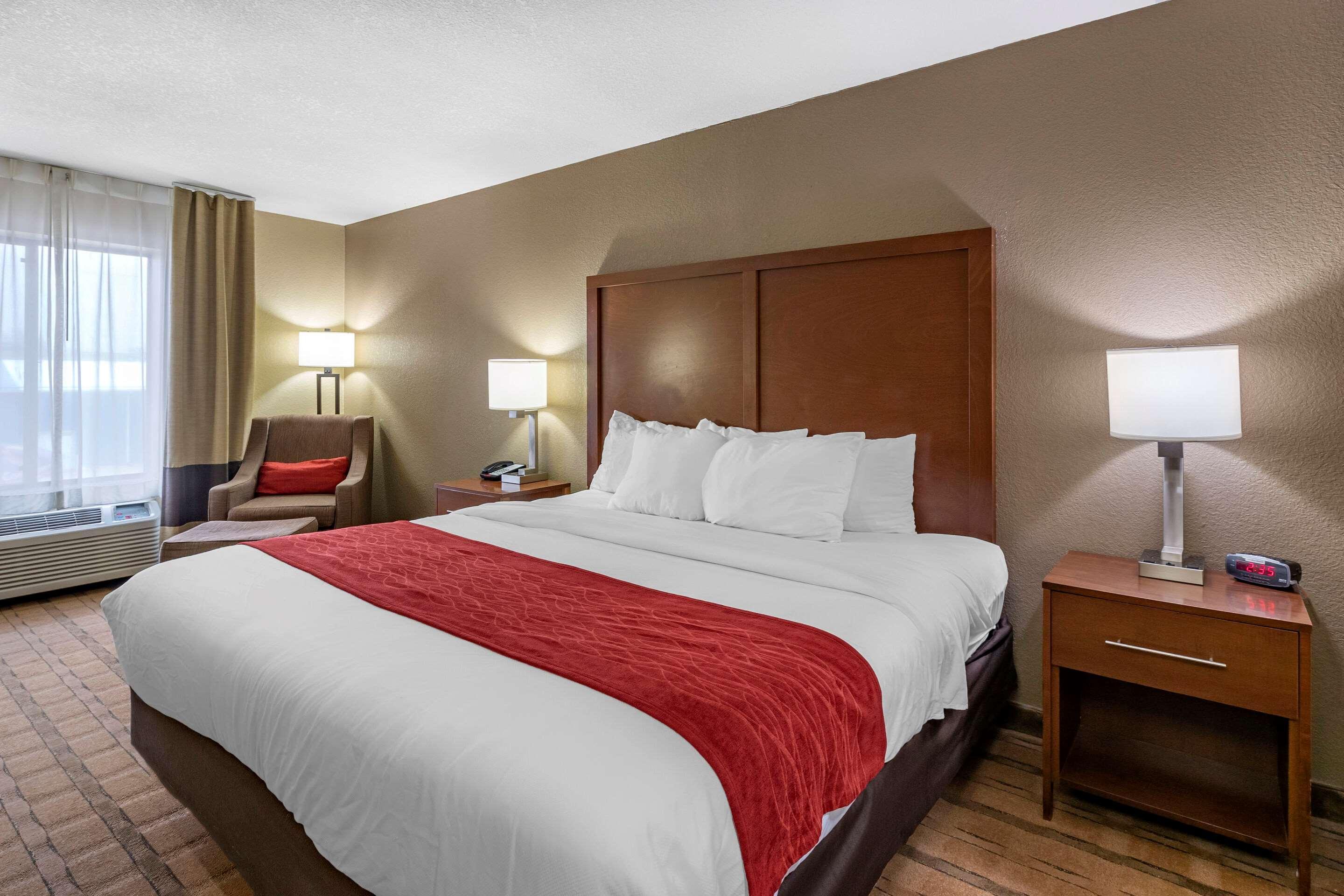 Comfort Inn & Suites Cedar Rapids North - Collins Road Dış mekan fotoğraf