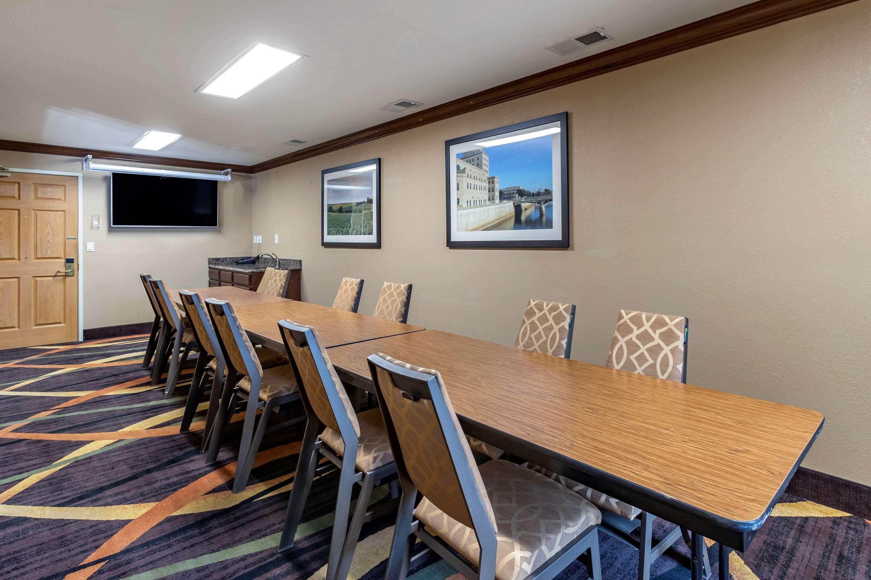 Comfort Inn & Suites Cedar Rapids North - Collins Road Dış mekan fotoğraf