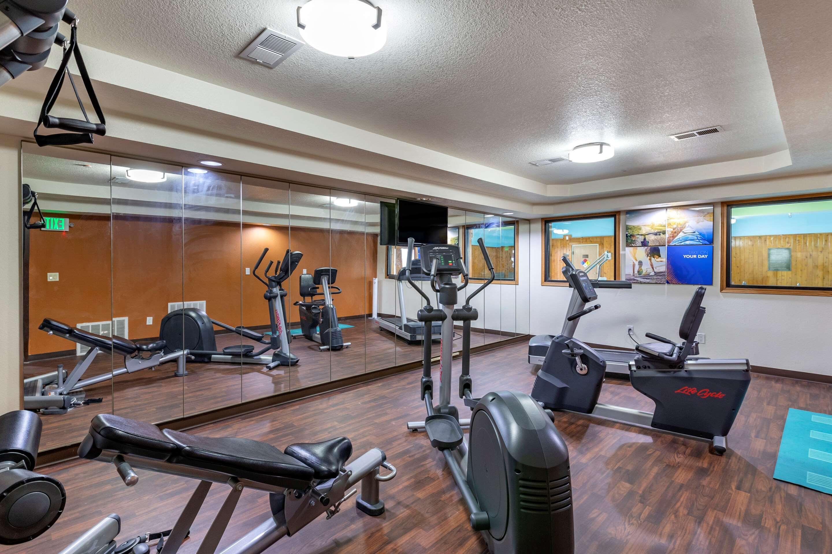 Comfort Inn & Suites Cedar Rapids North - Collins Road Dış mekan fotoğraf